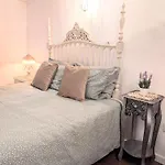 Charming Portuguese Style Apartment, For Rent Vida à Portuguesa, Fruta Or Polvo Local