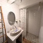Charming Portuguese Style Apartment, For Rent Vida à Portuguesa, Fruta Or Polvo Local