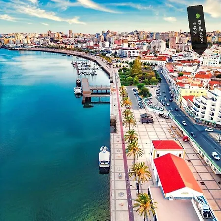 Апартаменти Charming Portuguese Style Apartment, For Rent 