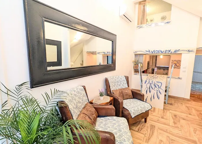 Appartement Charming Portuguese Style Apartment, For Rent 
