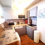 דירה Charming Portuguese Style Apartment, For Rent 