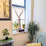 דירה Charming Portuguese Style Apartment, For Rent 