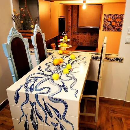 Charming Portuguese Style Apartment, For Rent Vida à Portuguesa, Fruta Or Polvo Local